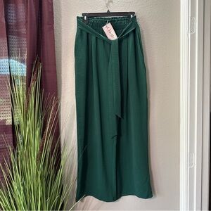 B9/1 Chic Lilly Medium Textured green palazzo pants with pockets  size large